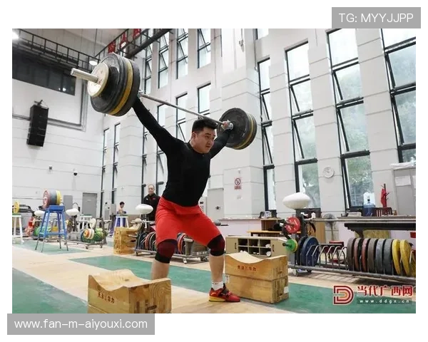 举重训练营引入动作分析软件提升教学效率，举重训练视频大全